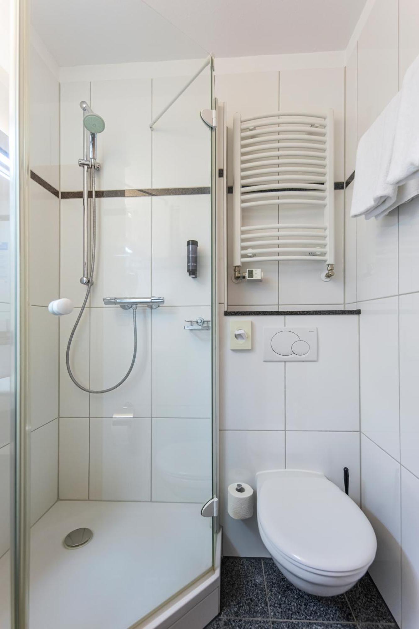 Hotel Roomingtons 3*